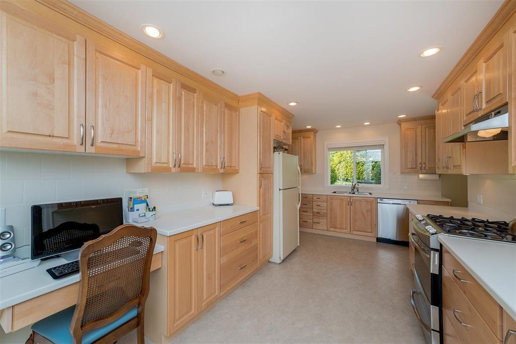 18075 20 Ave, Surrey, British Columbia  V3Z 9V8 - Photo 9 - R3176636