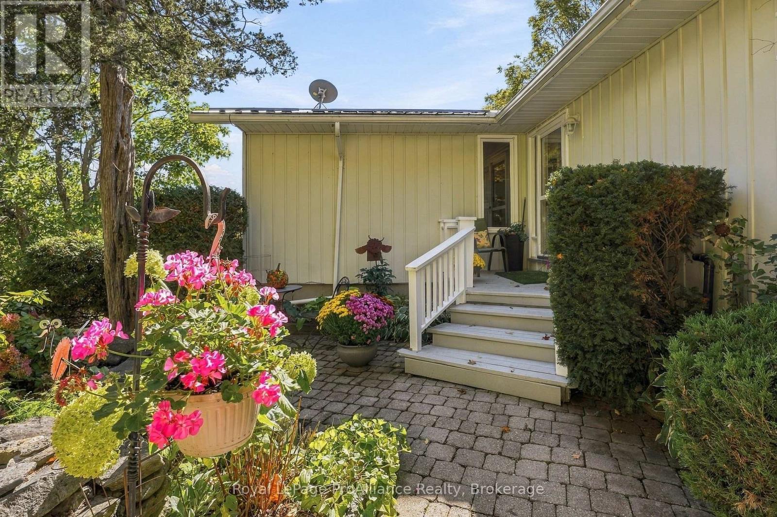 487 Morrison Point Road, Prince Edward County (South Marysburg Ward), Ontario  K0K 2P0 - Photo 4 - X14105208