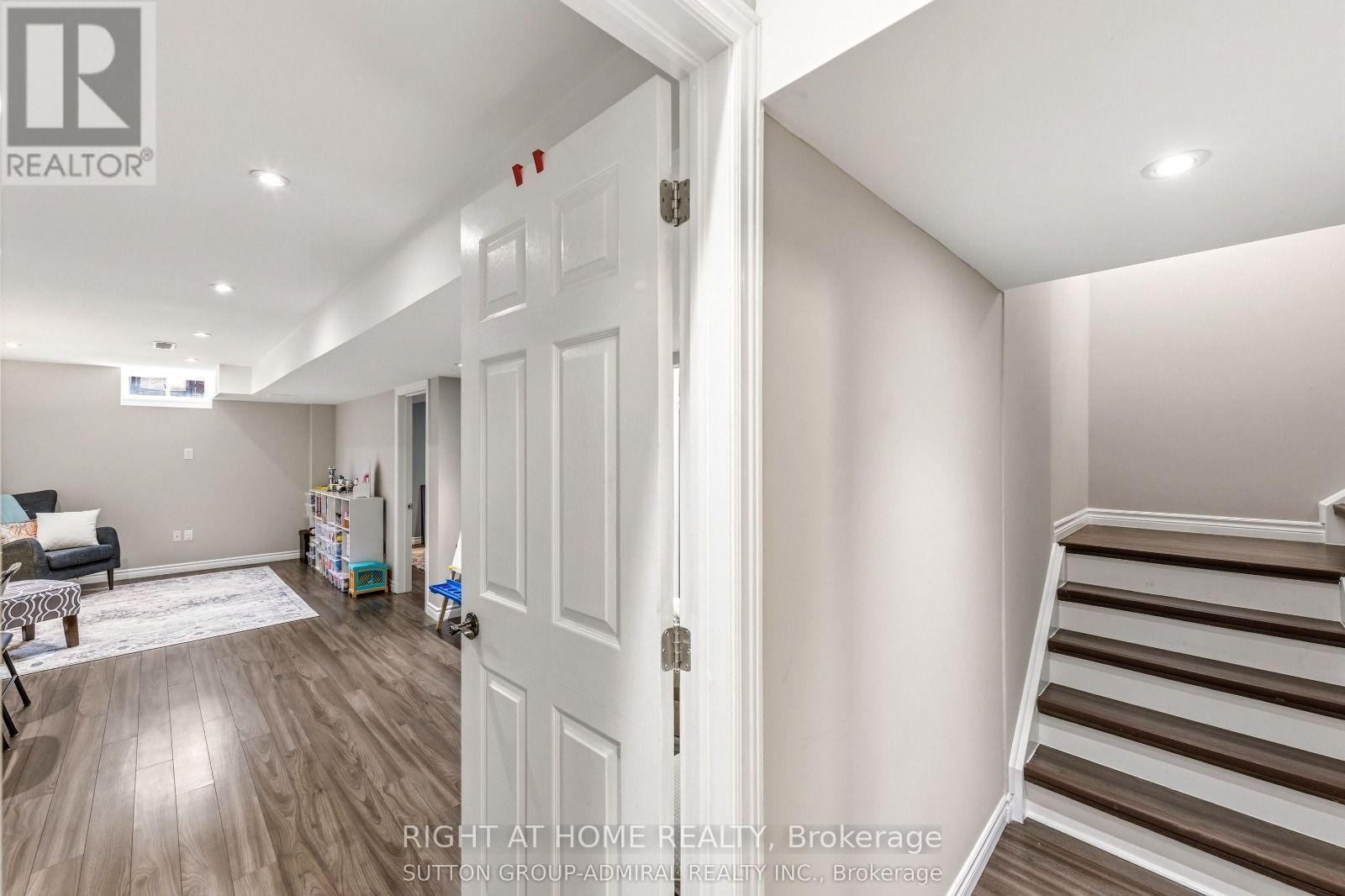 8 Napanee Street, Richmond Hill, Ontario  L4E 0X4 - Photo 25 - N14105206
