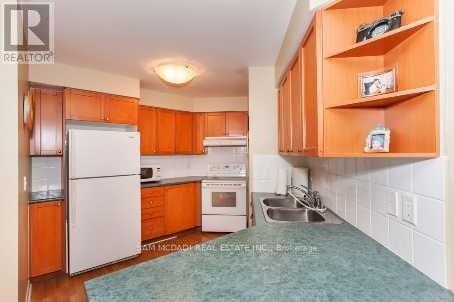 2307 - 3880 Duke Of York Boulevard, Mississauga, Ontario  L5B 4M7 - Photo 5 - W14105200