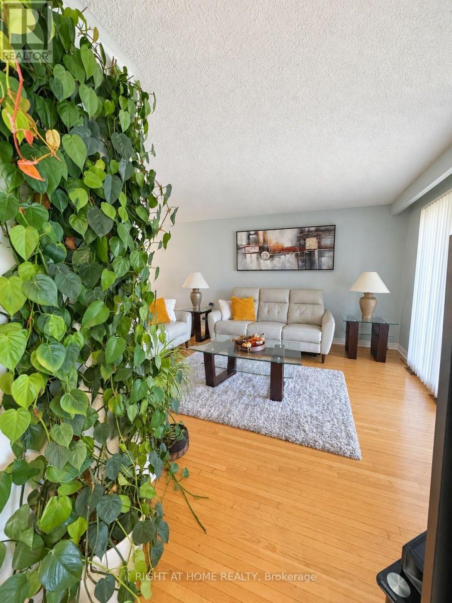 101 Hanson Road, Mississauga, Ontario  L5B 2E3 - Photo 13 - W14091308