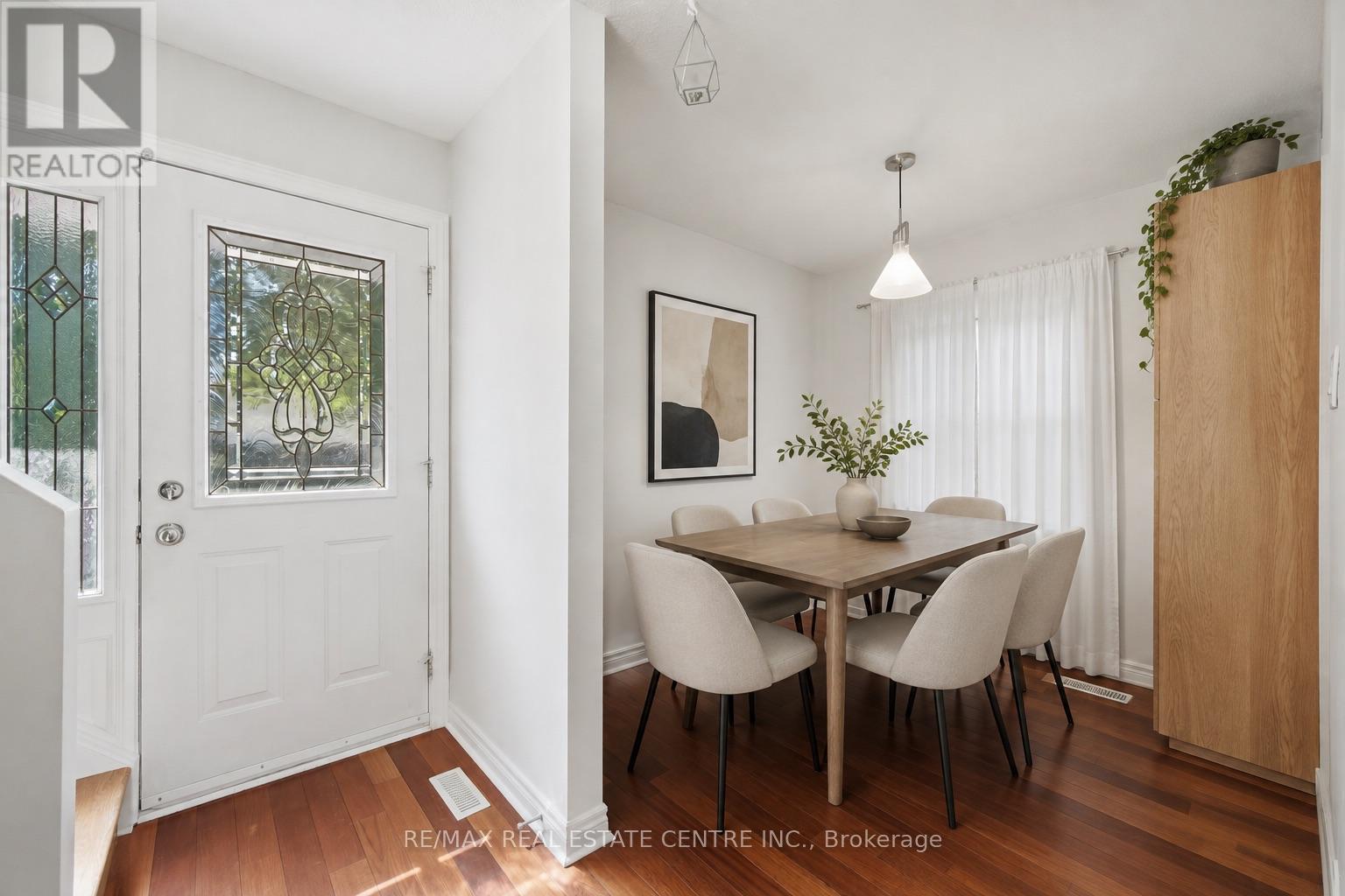 71 Sultan Pool Drive, Toronto, Ontario M9V 4H5 - Photo 4 - W14104698
