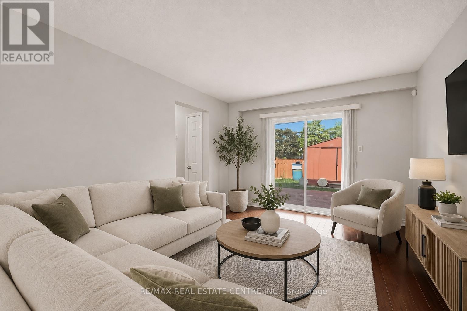 71 Sultan Pool Drive, Toronto, Ontario M9V 4H5 - Photo 9 - W14104698