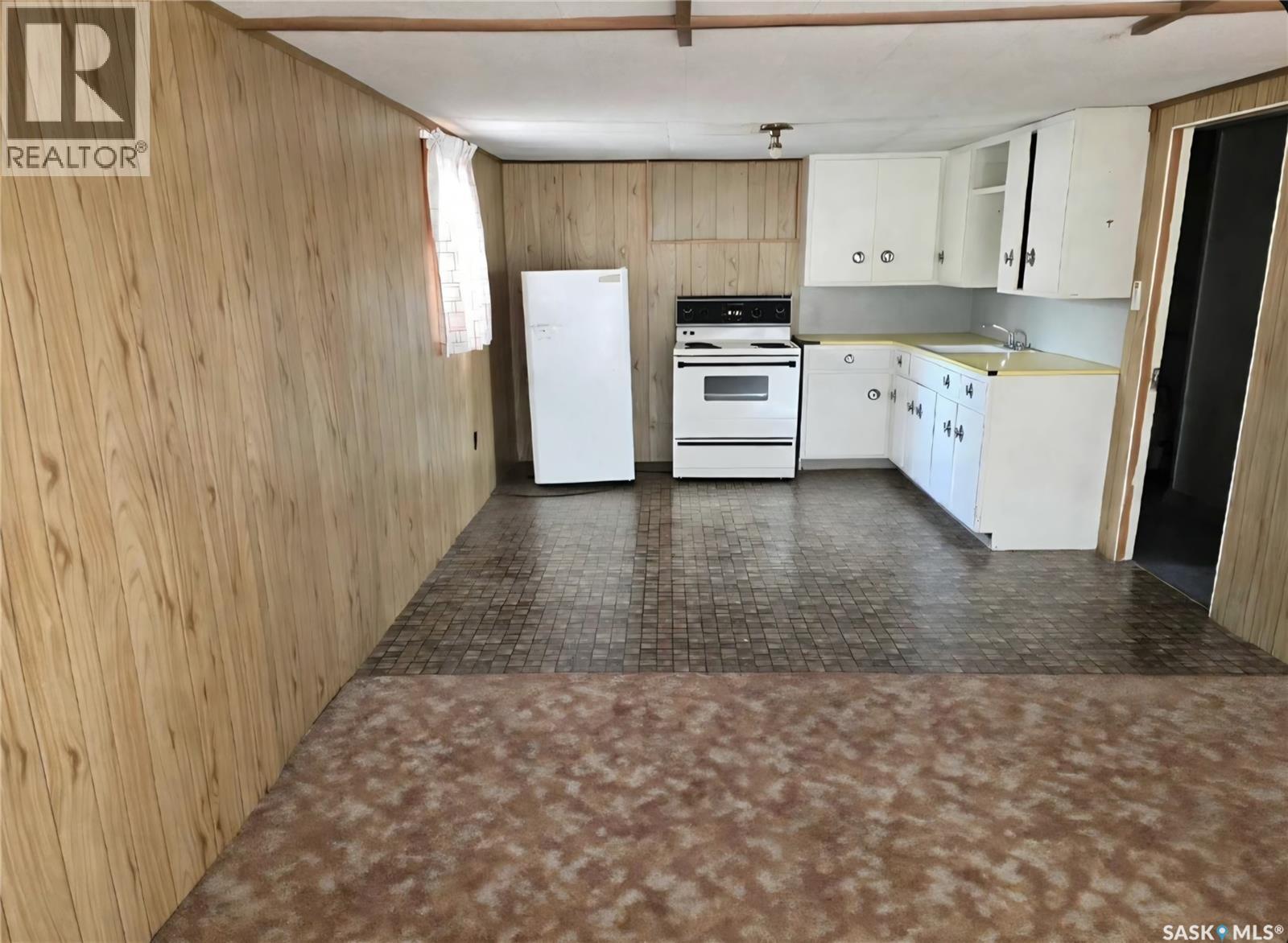 805 4th Street E, Prince Albert, Saskatchewan  S6V 0K6 - Photo 7 - SK051385
