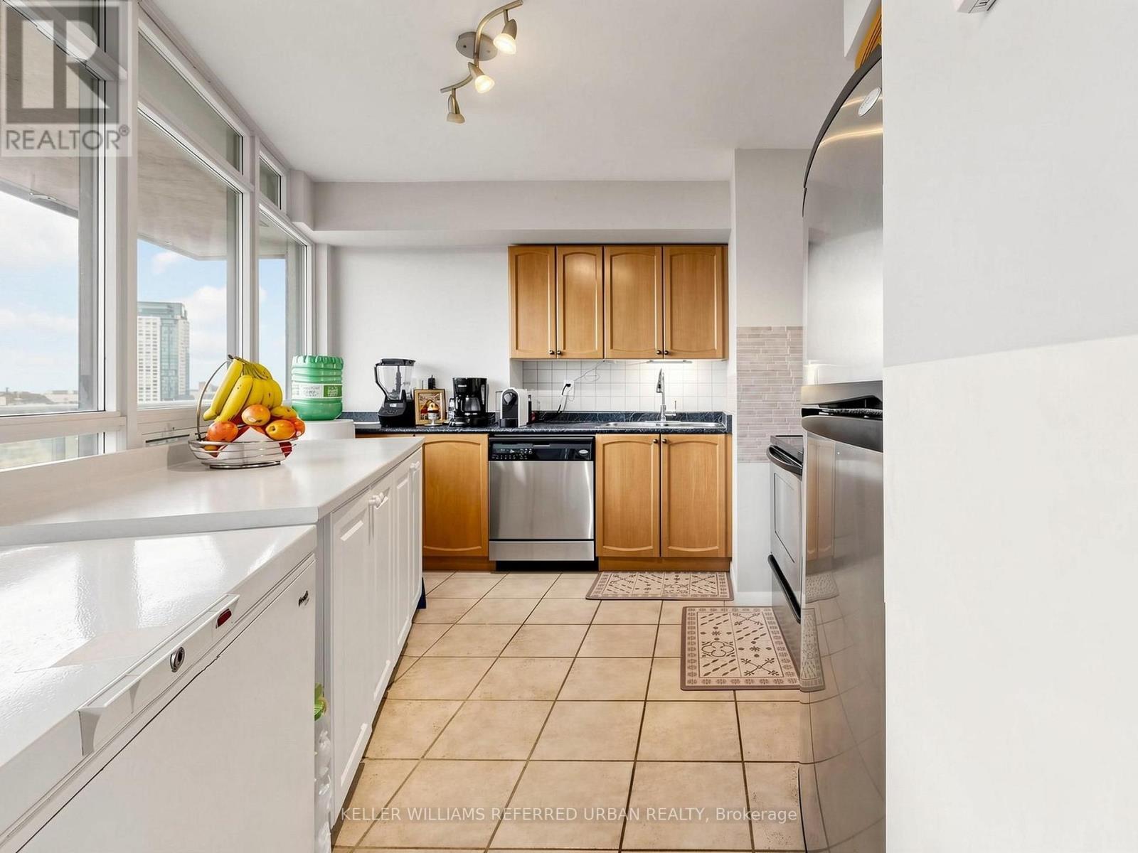 1009 - 219 Fort York Boulevard, Toronto, Ontario  M5V 1B1 - Photo 14 - C14105262