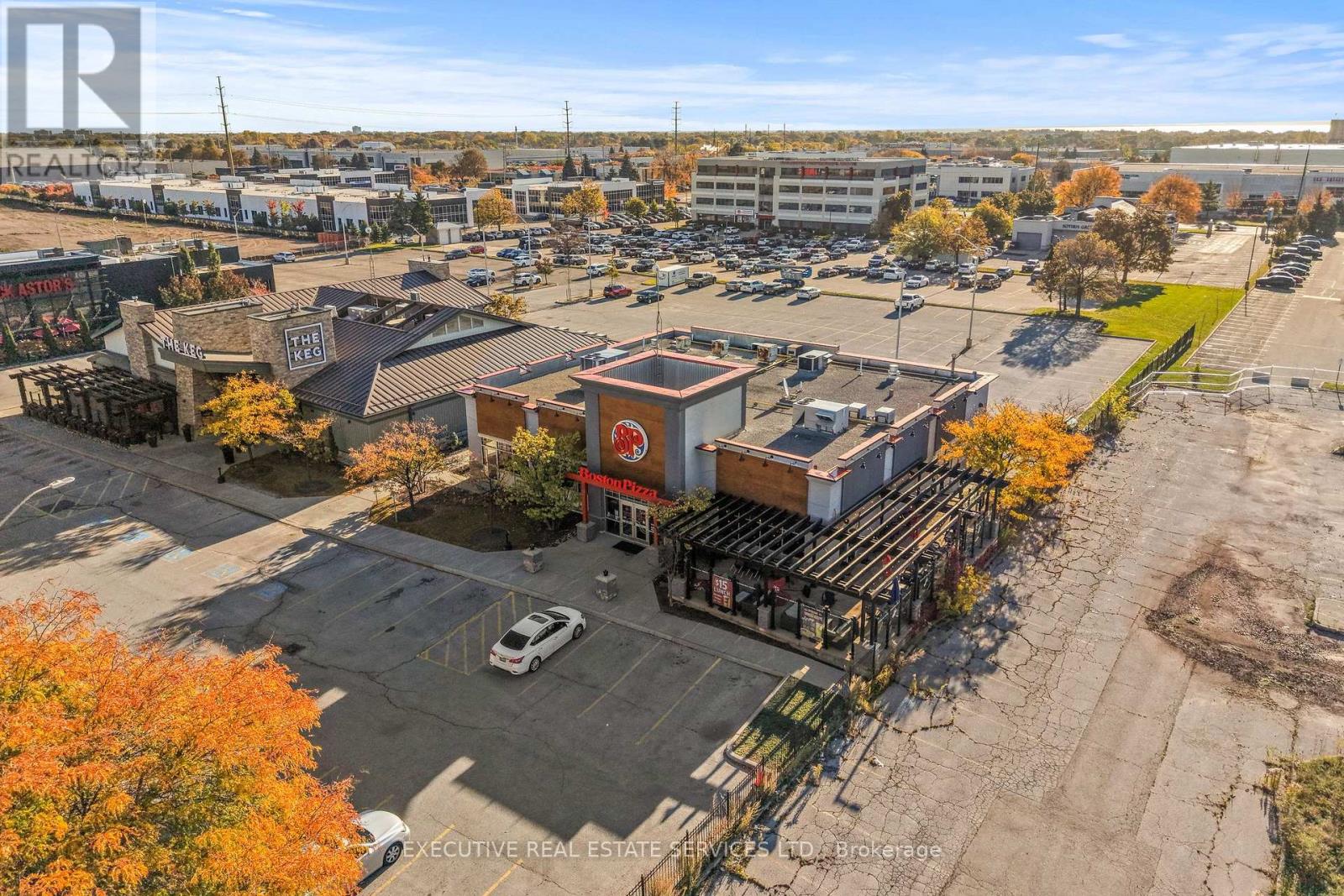3120 South Service Road, Burlington, Ontario  L7N 3J3 - Photo 4 - W14105256