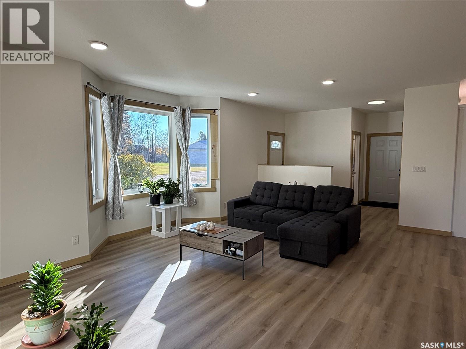 108 Central Avenue, Love, Saskatchewan  S0J 1P0 - Photo 7 - SK051560