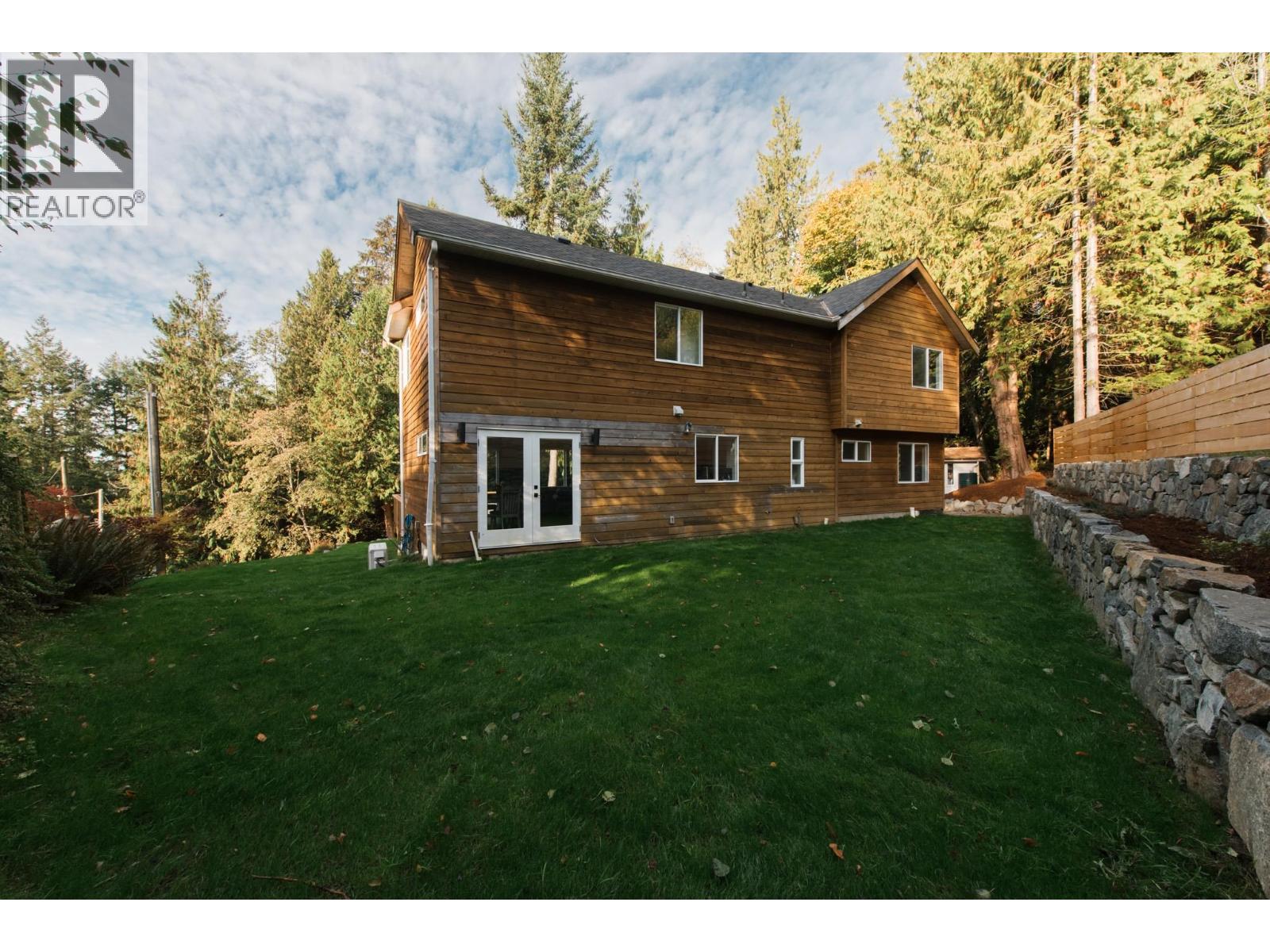 1646 GRANDVIEW ROAD