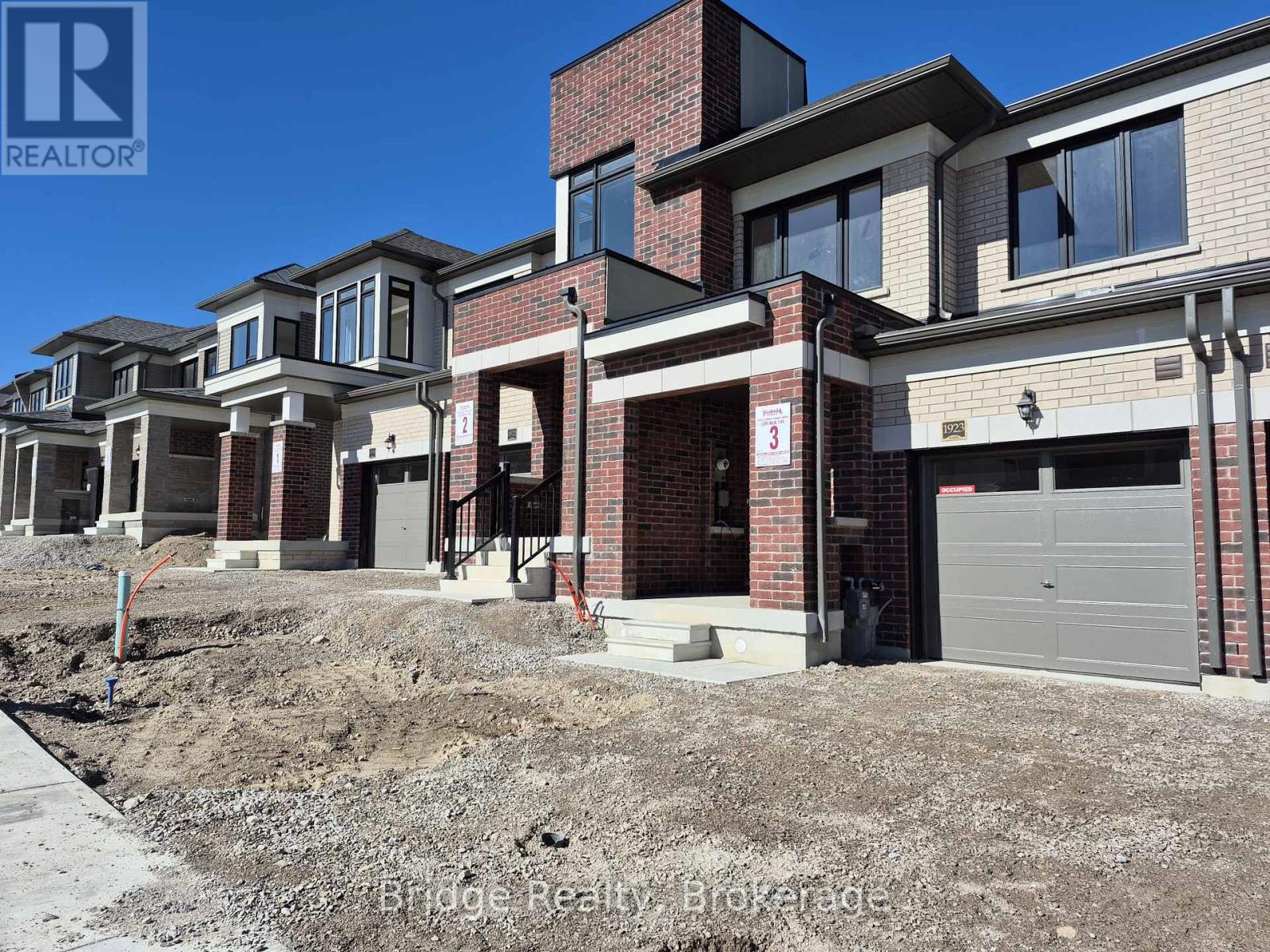 1923 Upper Thames Drive, Woodstock (Woodstock - North), Ontario  N4T 0R8 - Photo 3 - X14105294