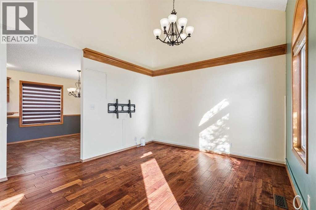 106 Hawkland Place NW, Calgary, Alberta  T3G 3R8 - Photo 8 - A2352248