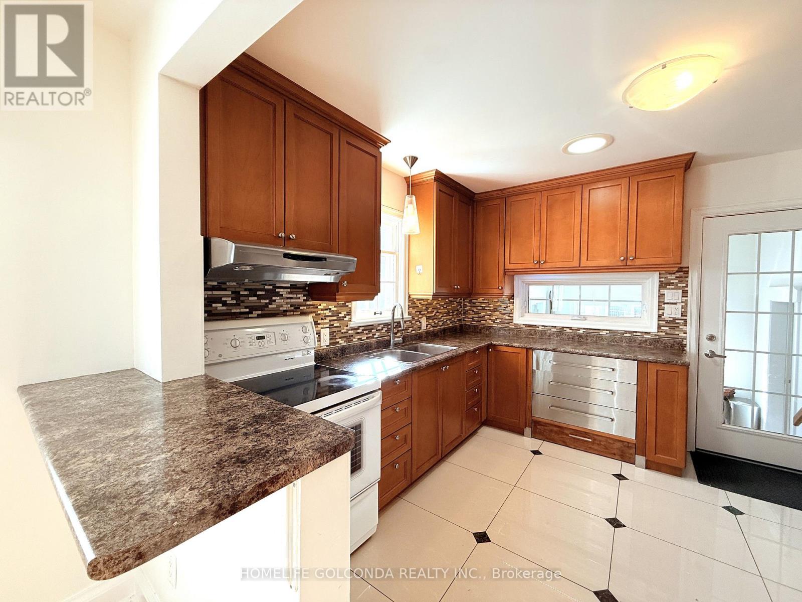 84 Main Unionville Street, Markham, Ontario  L3R 2E7 - Photo 8 - N14105282