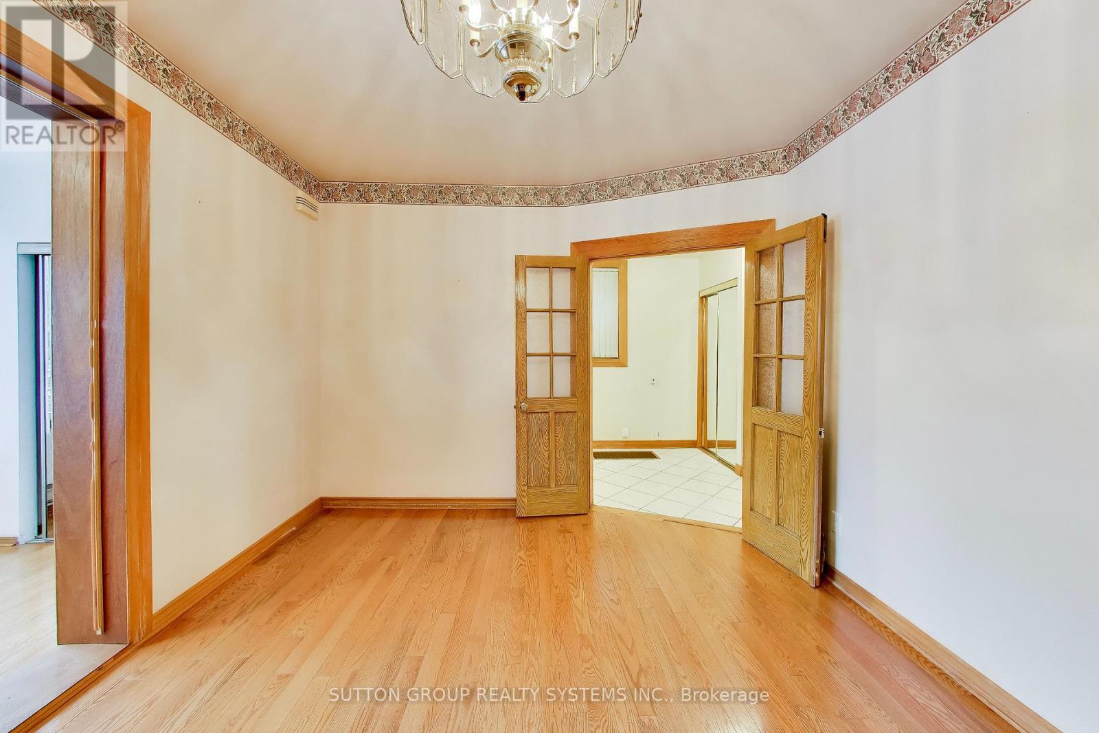 8 Alhambra Avenue, Toronto, Ontario  M6R 2S3 - Photo 10 - W14105300