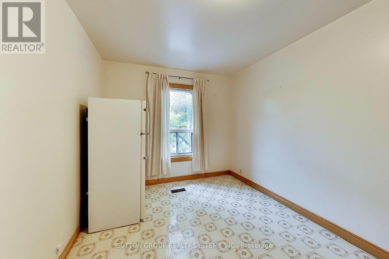 8 Alhambra Avenue, Toronto, Ontario  M6R 2S3 - Photo 23 - W14105300