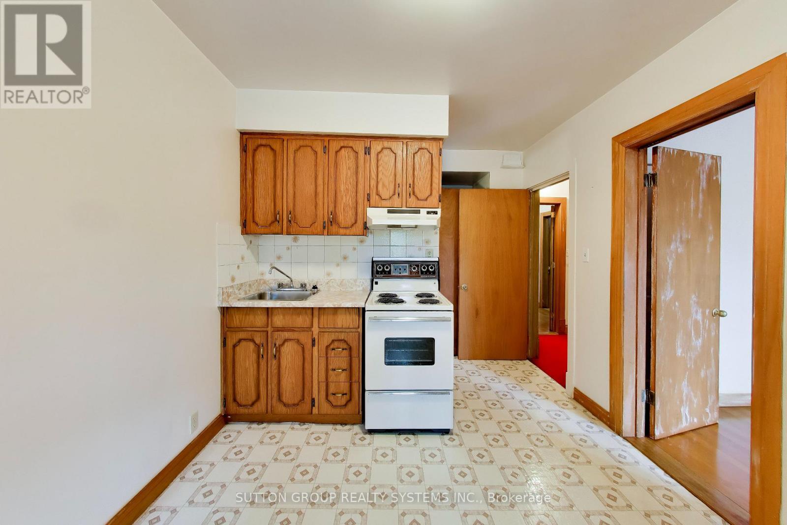 8 Alhambra Avenue, Toronto, Ontario  M6R 2S3 - Photo 24 - W14105300