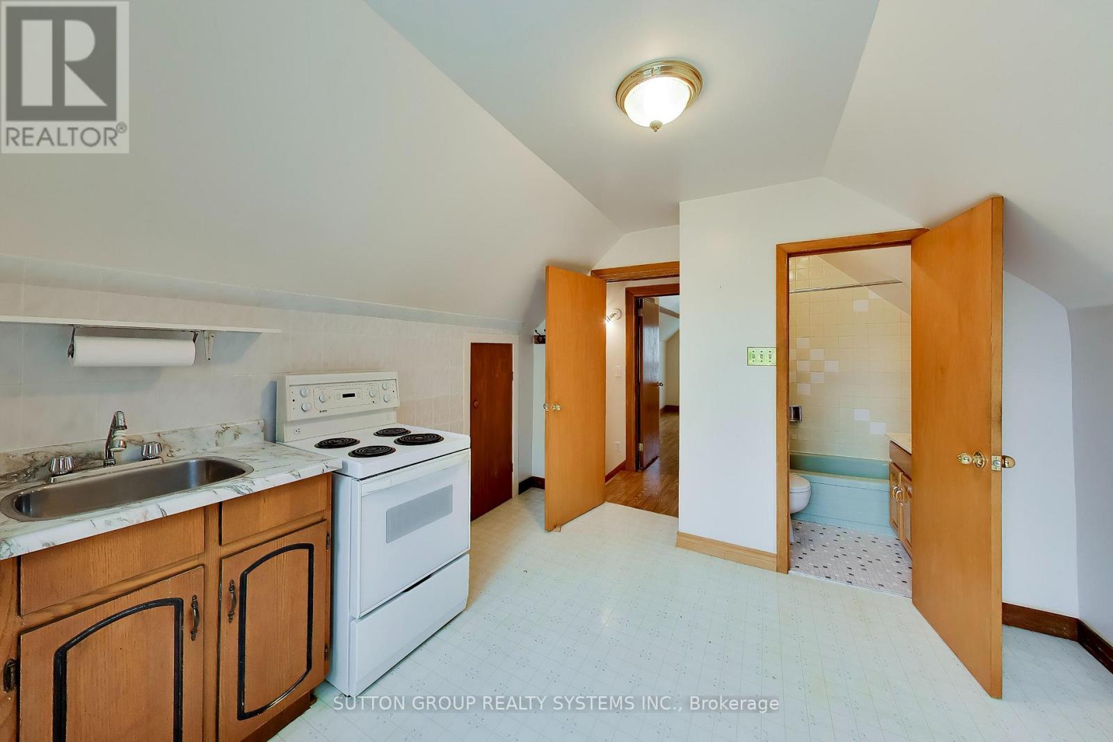 8 Alhambra Avenue, Toronto, Ontario  M6R 2S3 - Photo 29 - W14105300