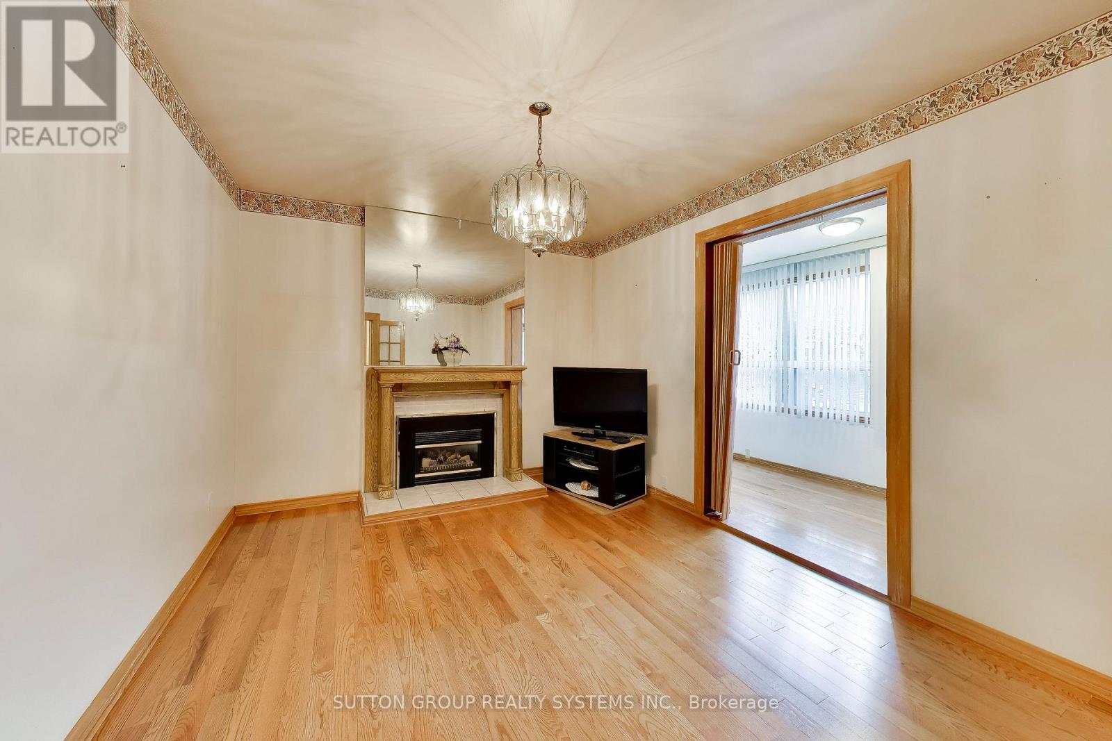 8 Alhambra Avenue, Toronto, Ontario  M6R 2S3 - Photo 9 - W14105300