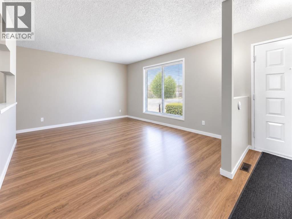 67 Falchurch Crescent NE, Calgary, Alberta  T3J 1J9 - Photo 4 - A2336366