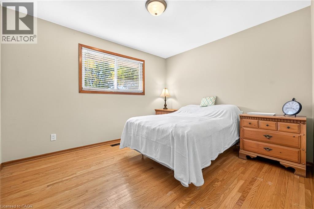 6 Sandringham Avenue, Hamilton, Ontario  L9C 2H4 - Photo 16 - 40872602