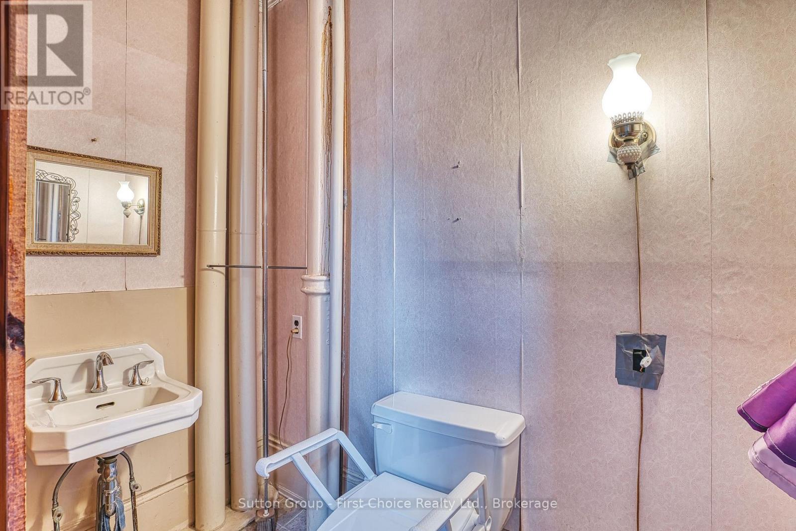 32 Falstaff Street, Stratford, Ontario  N5A 3T3 - Photo 16 - X14105356