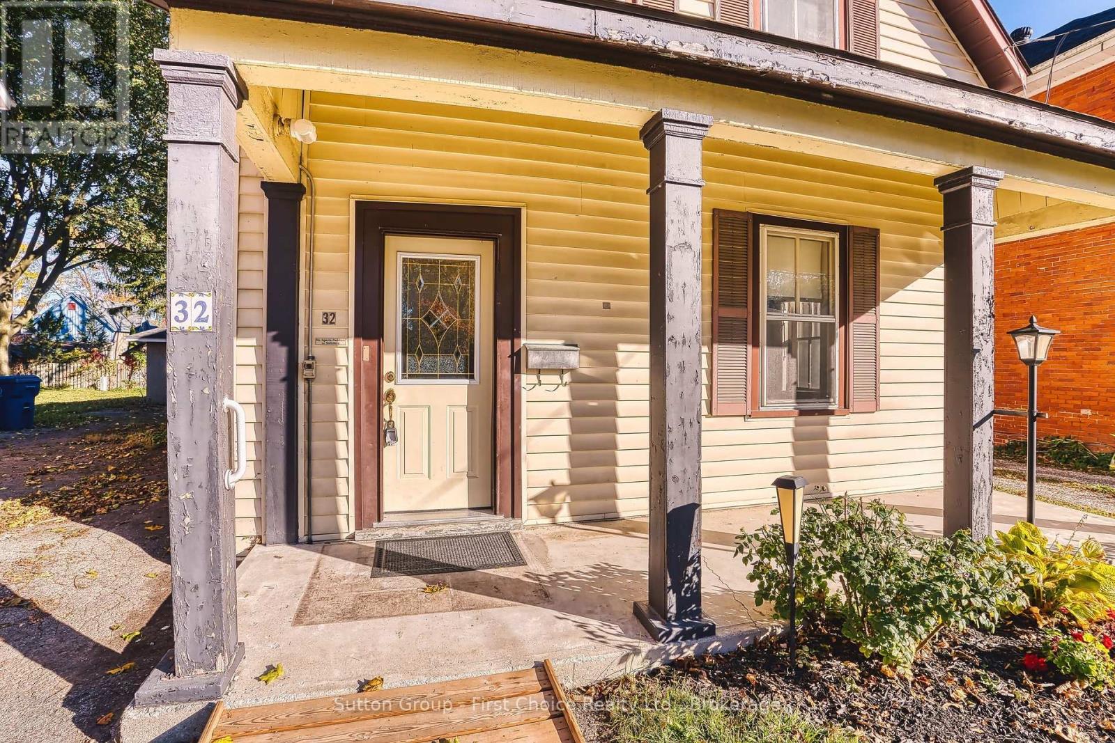 32 Falstaff Street, Stratford, Ontario  N5A 3T3 - Photo 3 - X14105356