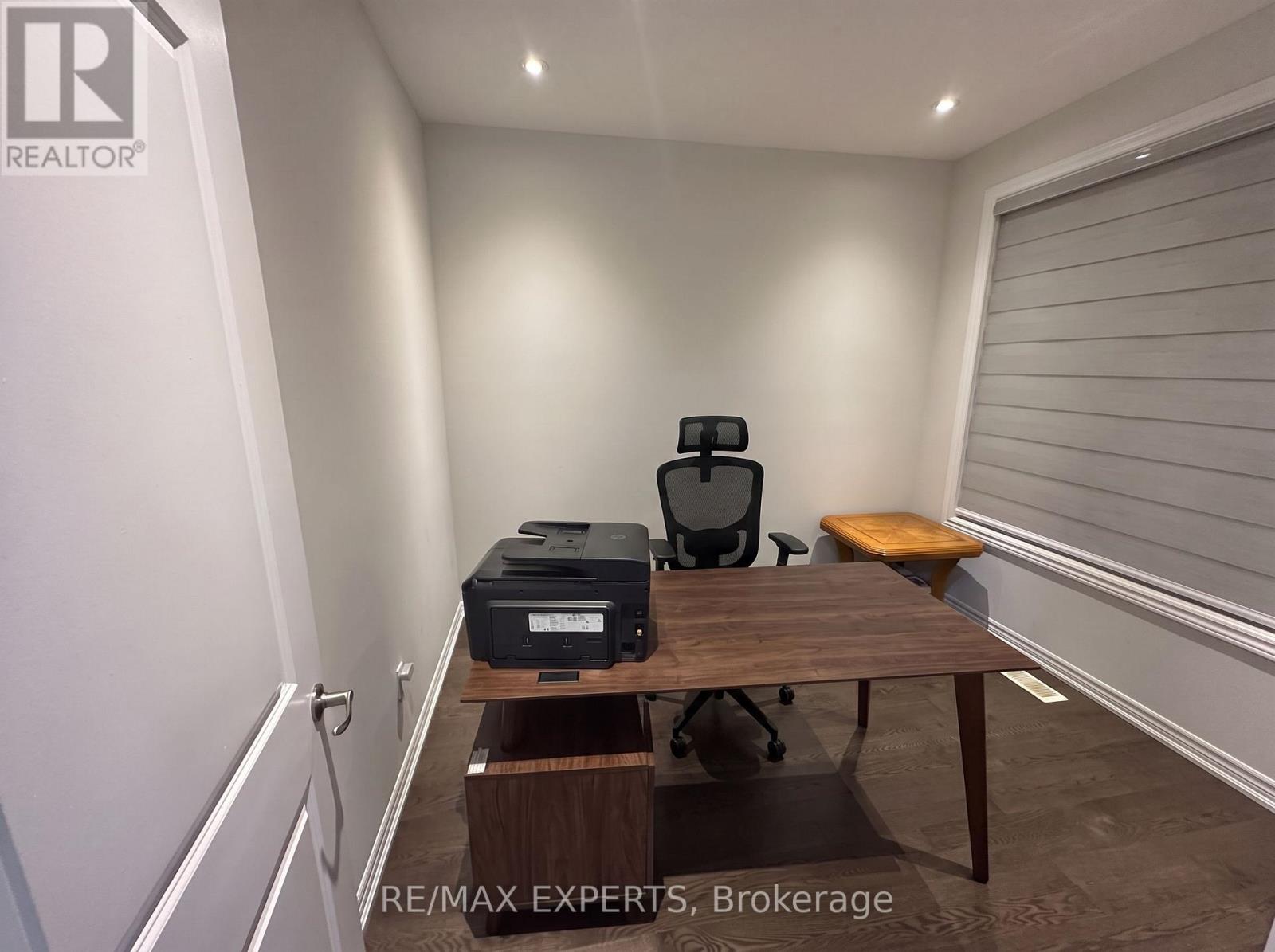25 Hawtrey Road, Brampton, Ontario  L7A 0G7 - Photo 5 - W14104310