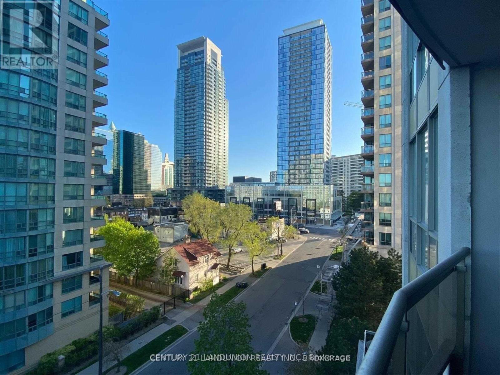 709 - 256 DORIS AVENUE, Toronto, Ontario