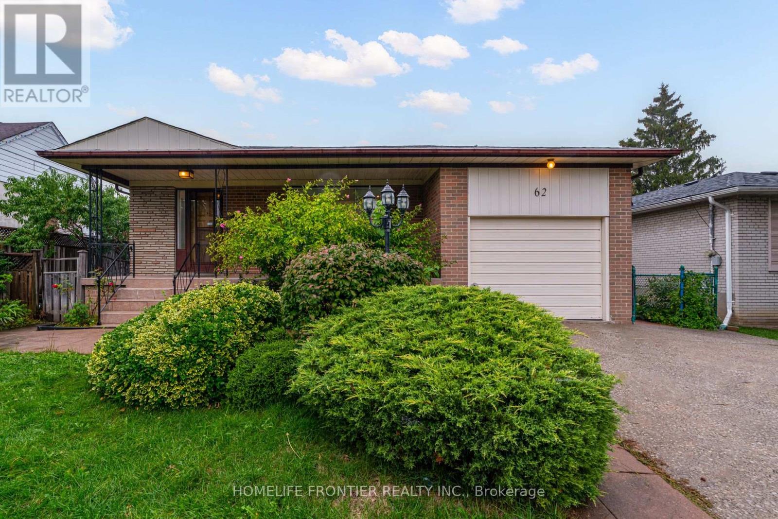 Upper - 62 Clark Avenue, Markham, Ontario  L3T 1S5 - Photo 2 - N14105324