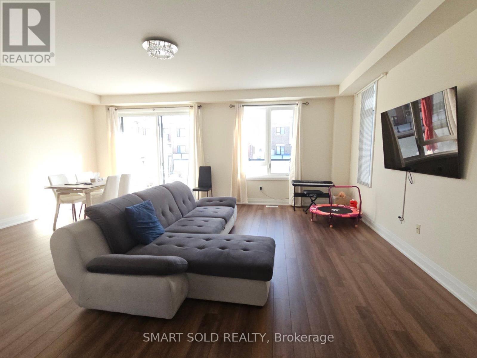 37 Sparks Street, Aurora, Ontario  L4G 0Z9 - Photo 3 - N14105372