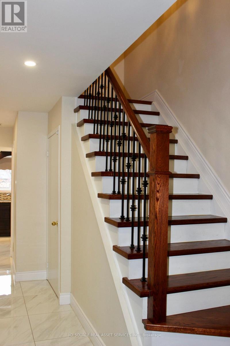Upper - 5164 Palomar Crescent, Mississauga, Ontario  L5R 2W9 - Photo 12 - W14105380