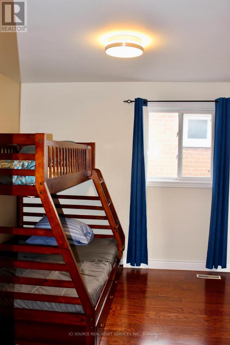 Upper - 5164 Palomar Crescent, Mississauga, Ontario  L5R 2W9 - Photo 4 - W14105380