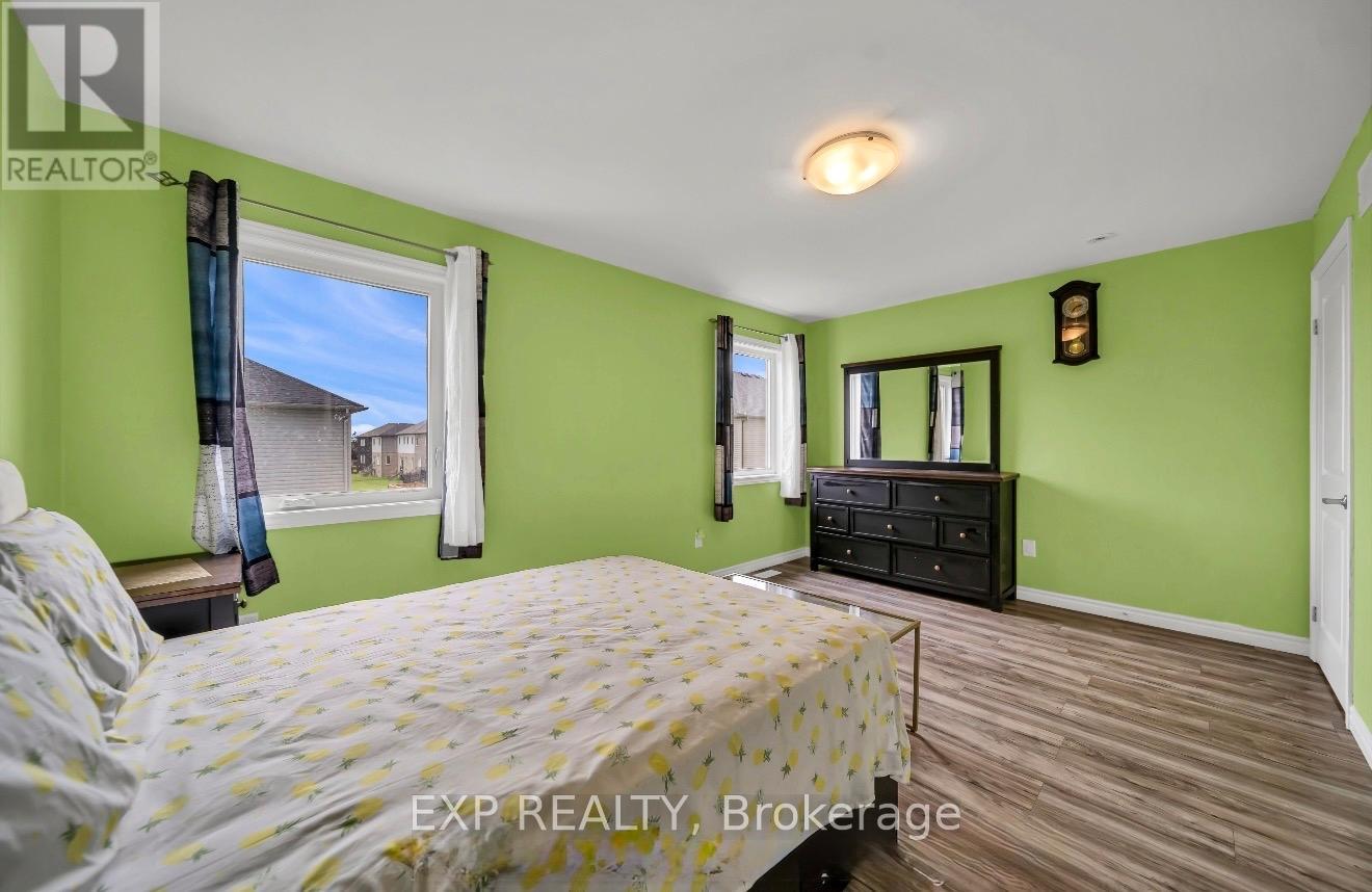 204 Mccabe Avenue, Welland, Ontario  L3B 0H6 - Photo 35 - X14105406
