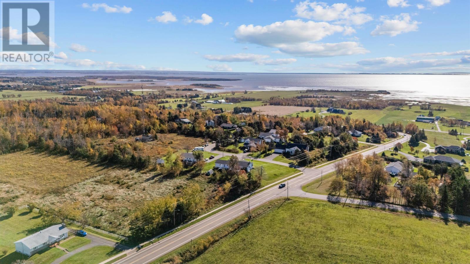 1 Upper Tea Hill Crescent, Stratford, Prince Edward Island  C1B 2T9 - Photo 5 - 202626387