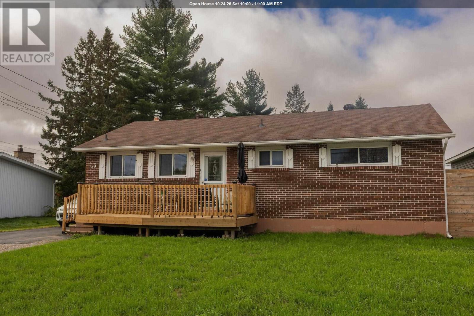 13 Pentagon Blvd, Sault Ste. Marie, Ontario  P6B 5H9 - Photo 1 - SM262944