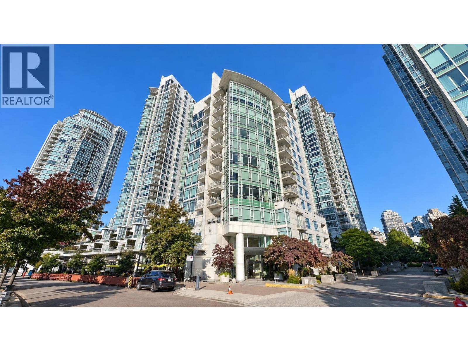 701 1111 MARINASIDE CRESCENT, Vancouver, British Columbia