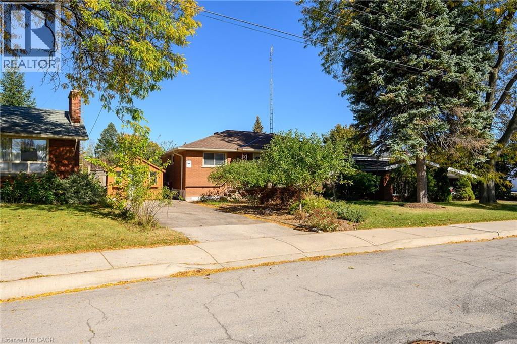 6 Sandringham Avenue, Hamilton, Ontario  L9C 2H4 - Photo 2 - 40872602