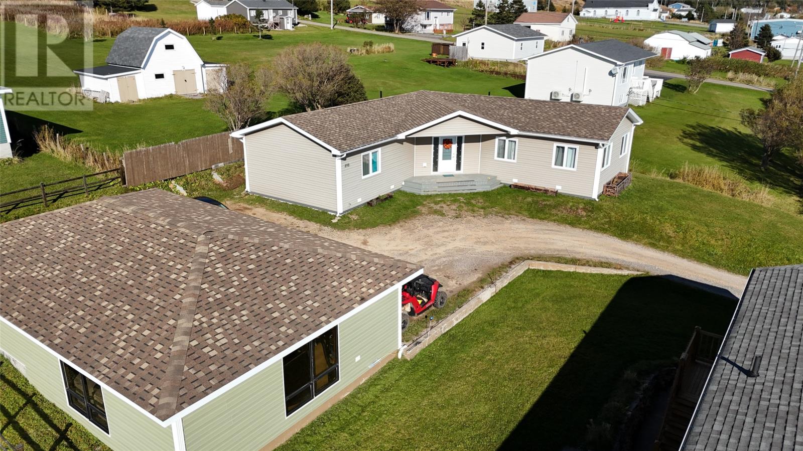 898 Oceanview Drive, Cape St George — photo 2
