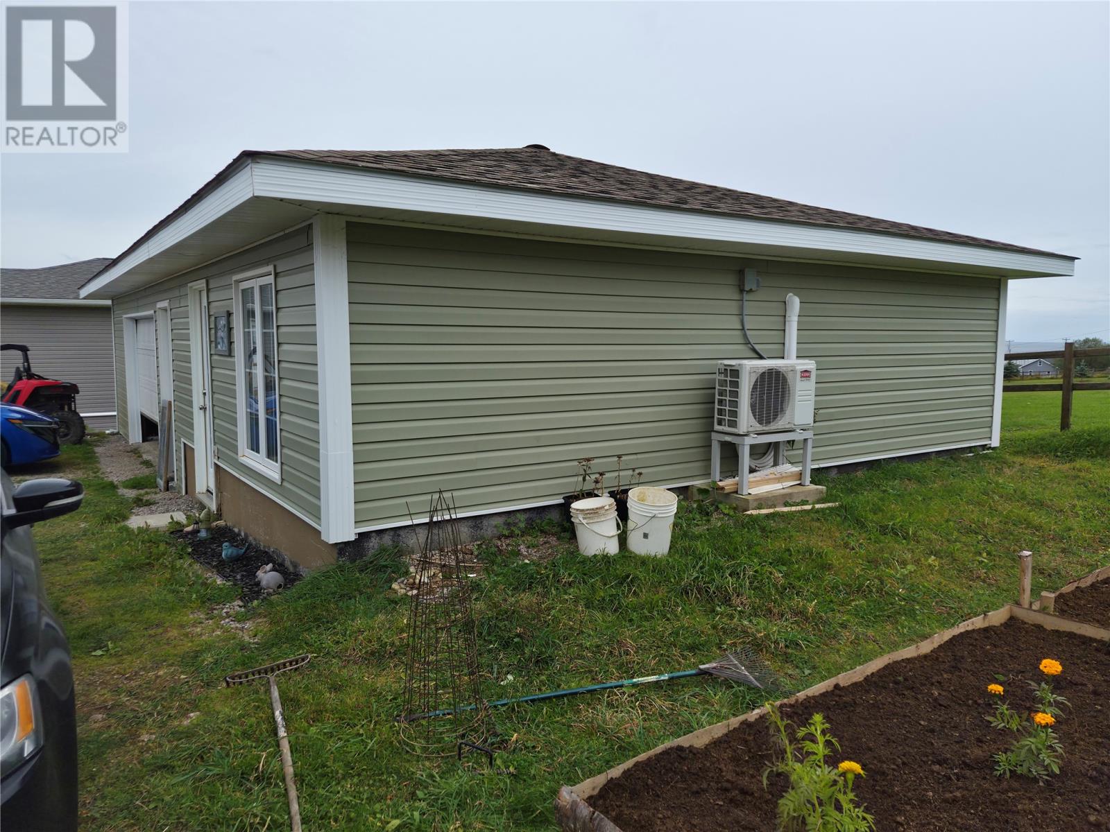 898 Oceanview Drive, Cape St George — photo 30