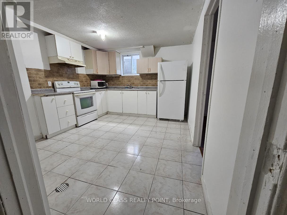31 Ivybridge Drive, Brampton, Ontario  L6V 2X1 - Photo 5 - W13794194