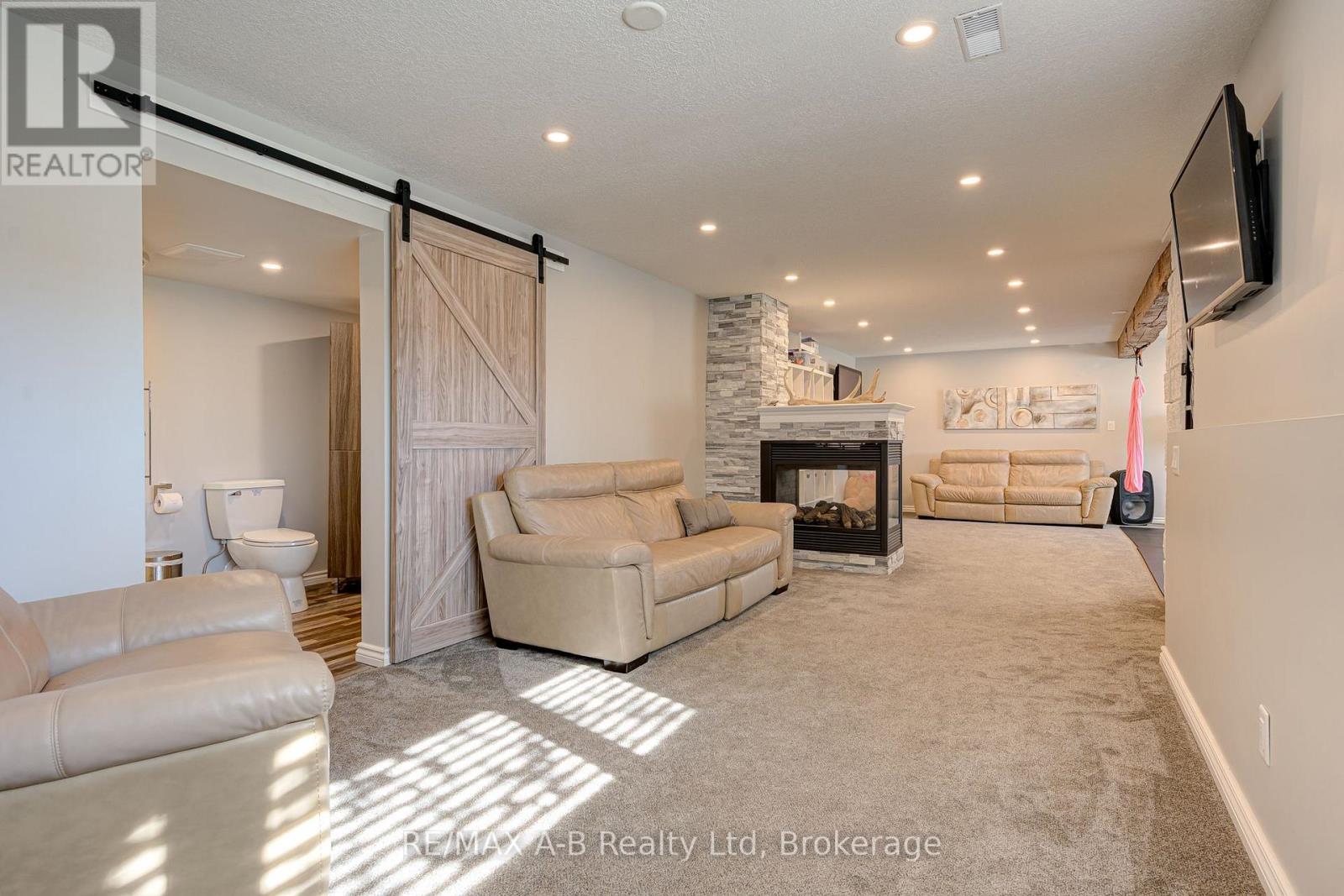 2256 Webster Street, Perth East (Shakespeare), Ontario  N0B 2P0 - Photo 34 - X14105446