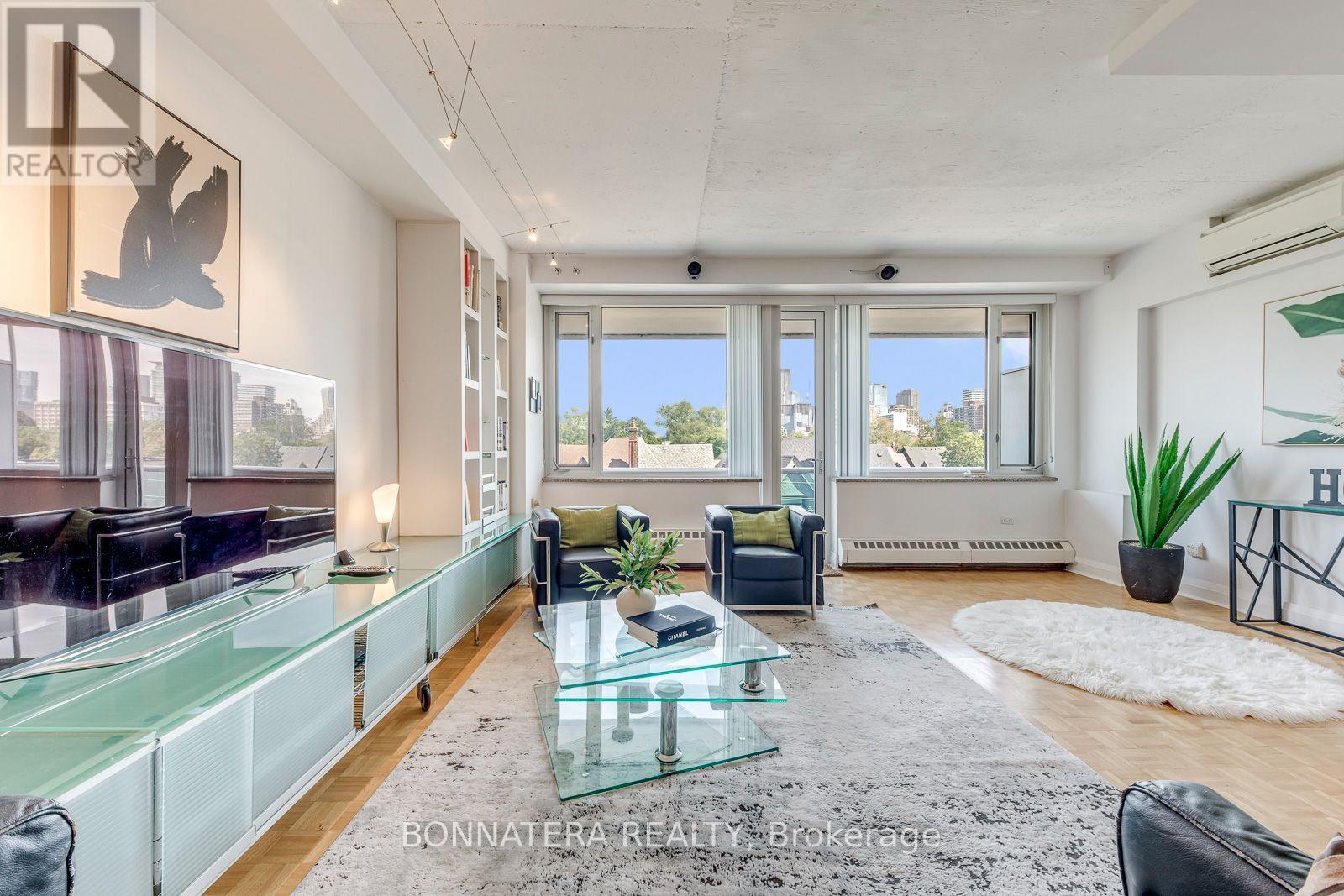 402 - 74 Spadina Road, Toronto, Ontario  M5R 2T5 - Photo 13 - C14105444