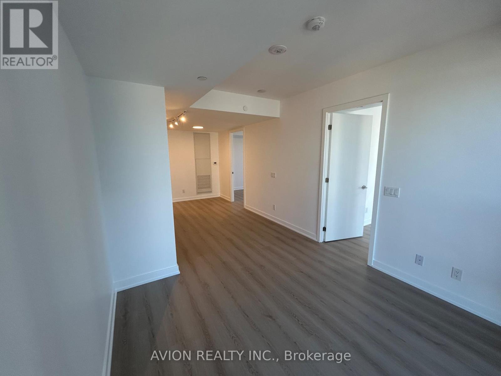 2215 - 100 Queen Street E, Toronto, Ontario  M5C 0B5 - Photo 3 - C14105448