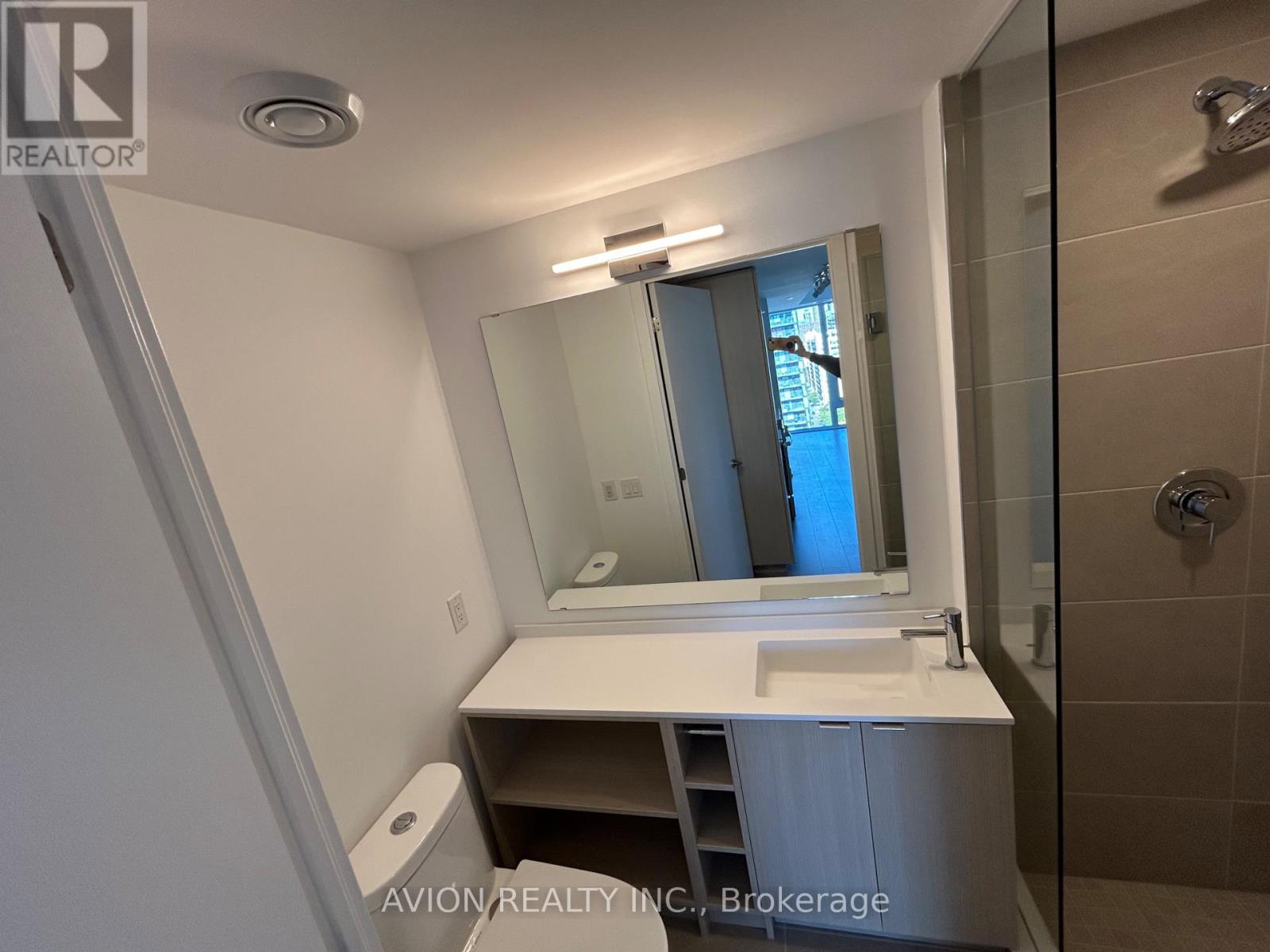 2215 - 100 Queen Street E, Toronto, Ontario  M5C 0B5 - Photo 6 - C14105448