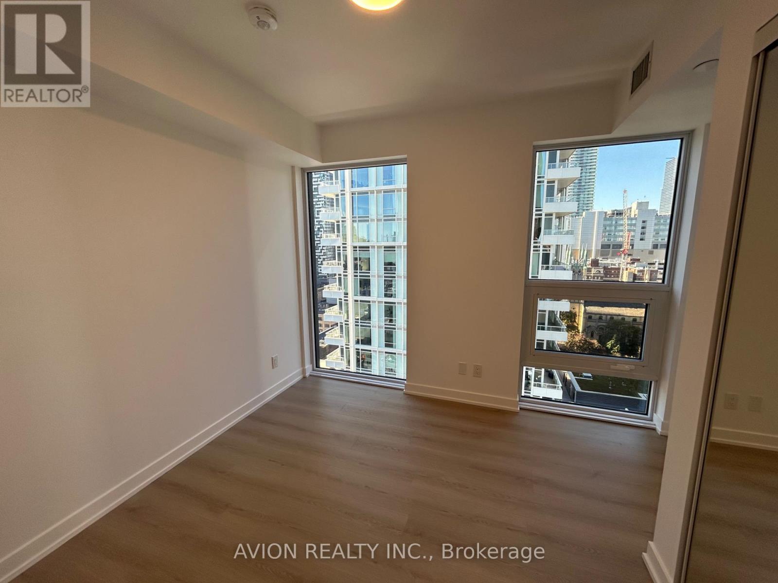 2215 - 100 Queen Street E, Toronto, Ontario  M5C 0B5 - Photo 8 - C14105448
