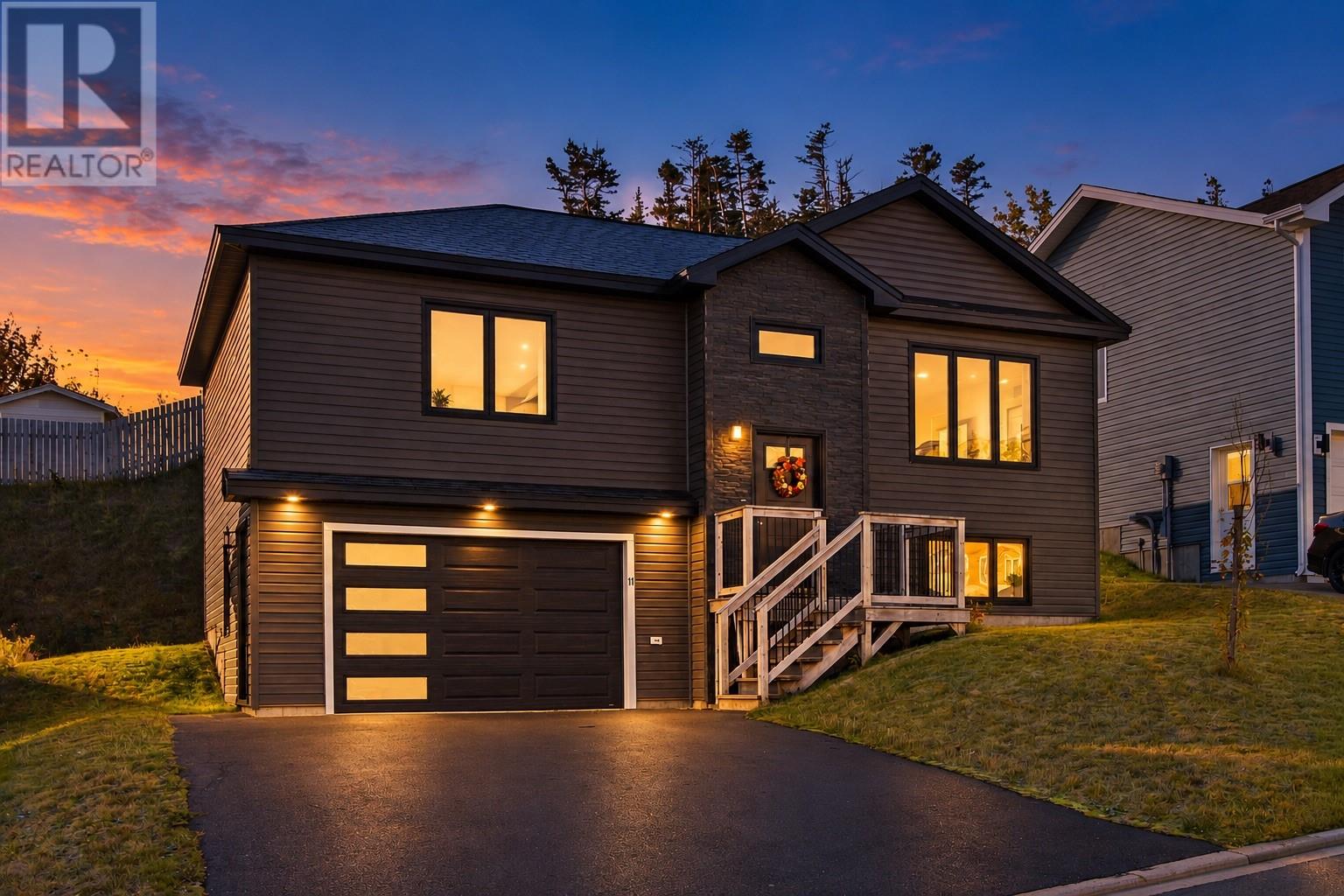 11 Phoenix Drive, Paradise