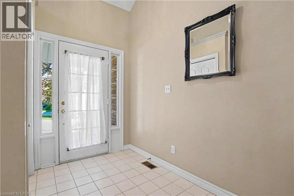 47 Main St N Street Unit# 14, Waterdown, Ontario  L9H 2P7 - Photo 3 - 40873234