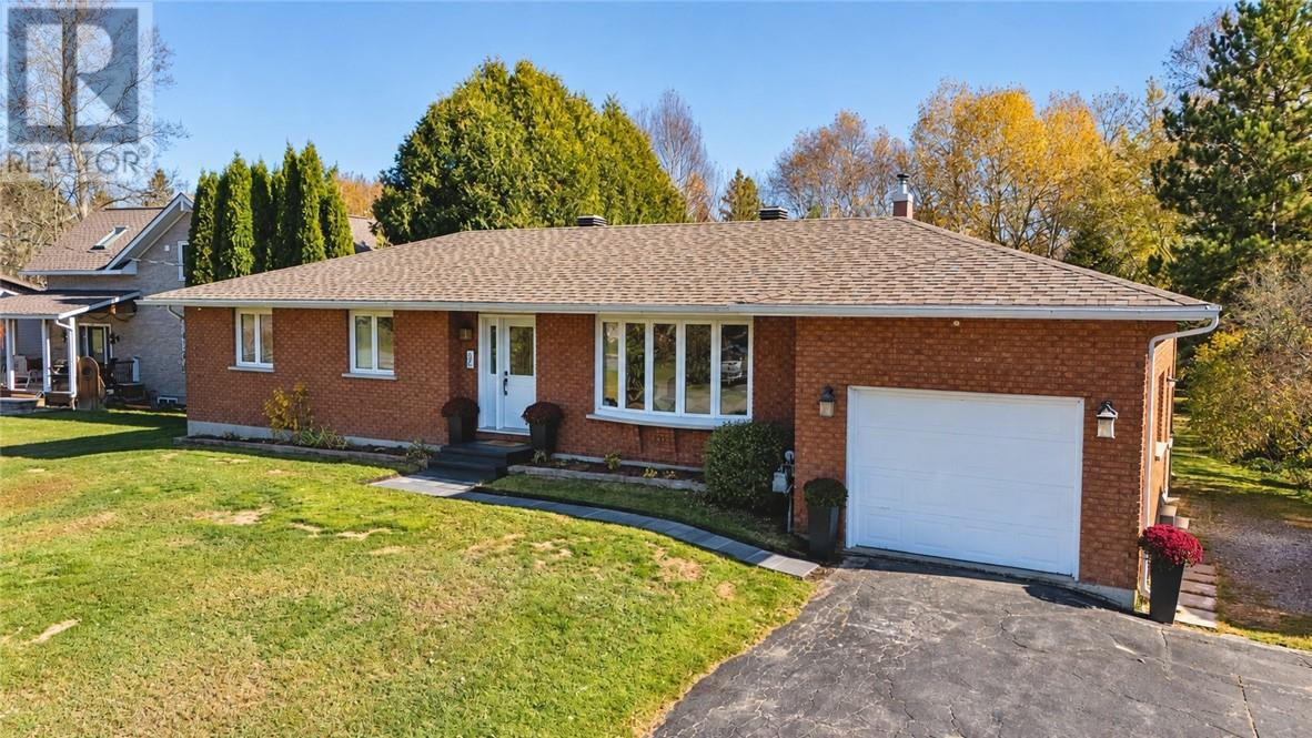 22 Walter Avenue, Lively, Ontario  P3Y 1C8 - Photo 1 - 2131003