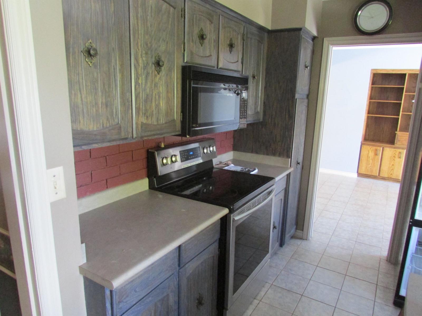 2475 Sugarpine Street, Abbotsford, British Columbia  V2T 3M7 - Photo 2 - R3170225