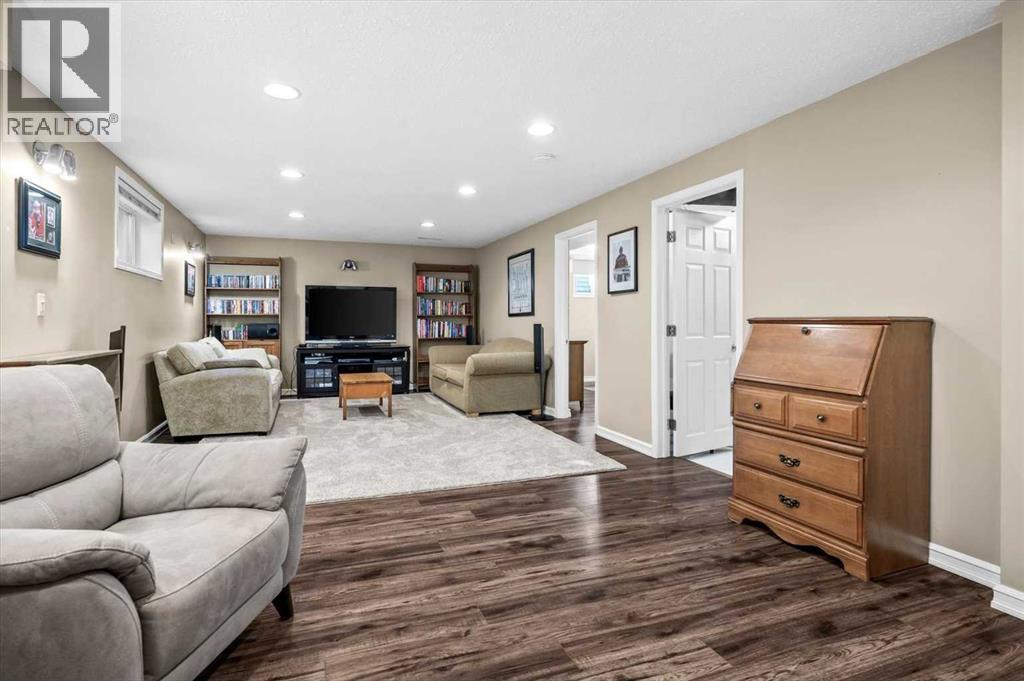 6526 Laurentian Way SW, Calgary, Alberta  T3E 5N3 - Photo 29 - A2353256