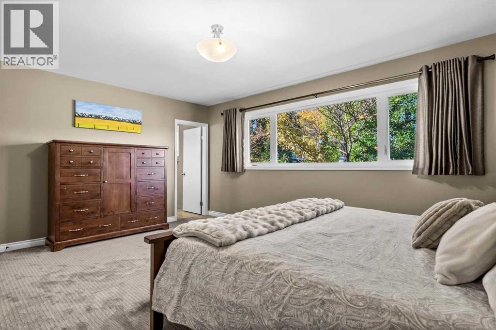 6526 Laurentian Way SW, Calgary, Alberta  T3E 5N3 - Photo 16 - A2353256