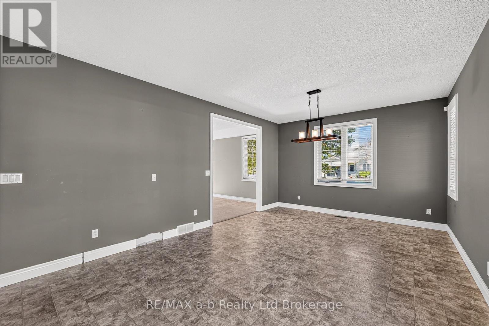 1 Wendy Calder Place, Woodstock, Ontario  N4T 1T4 - Photo 10 - X14105484